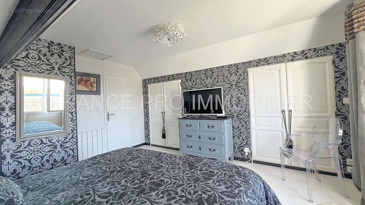 Maison à URVILLE-NACQUEVILLE