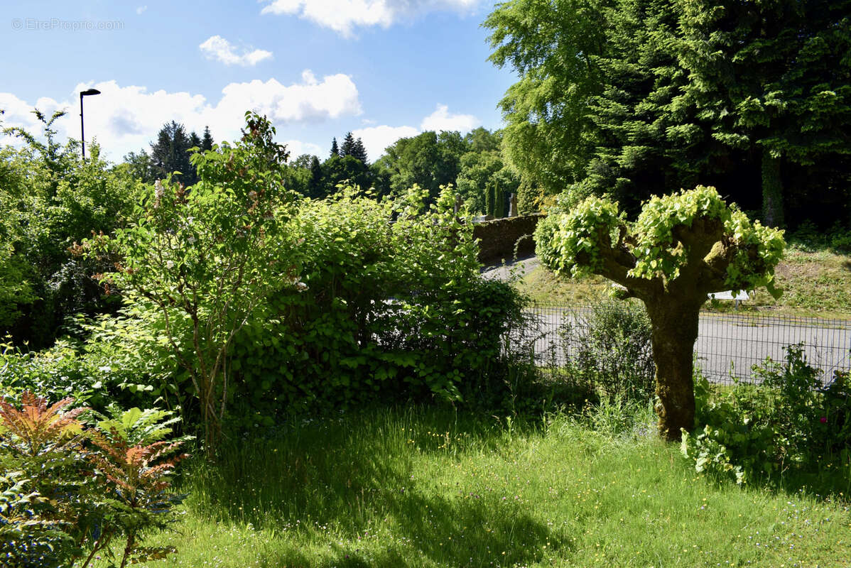 Maison à SAINT-PRIVAT