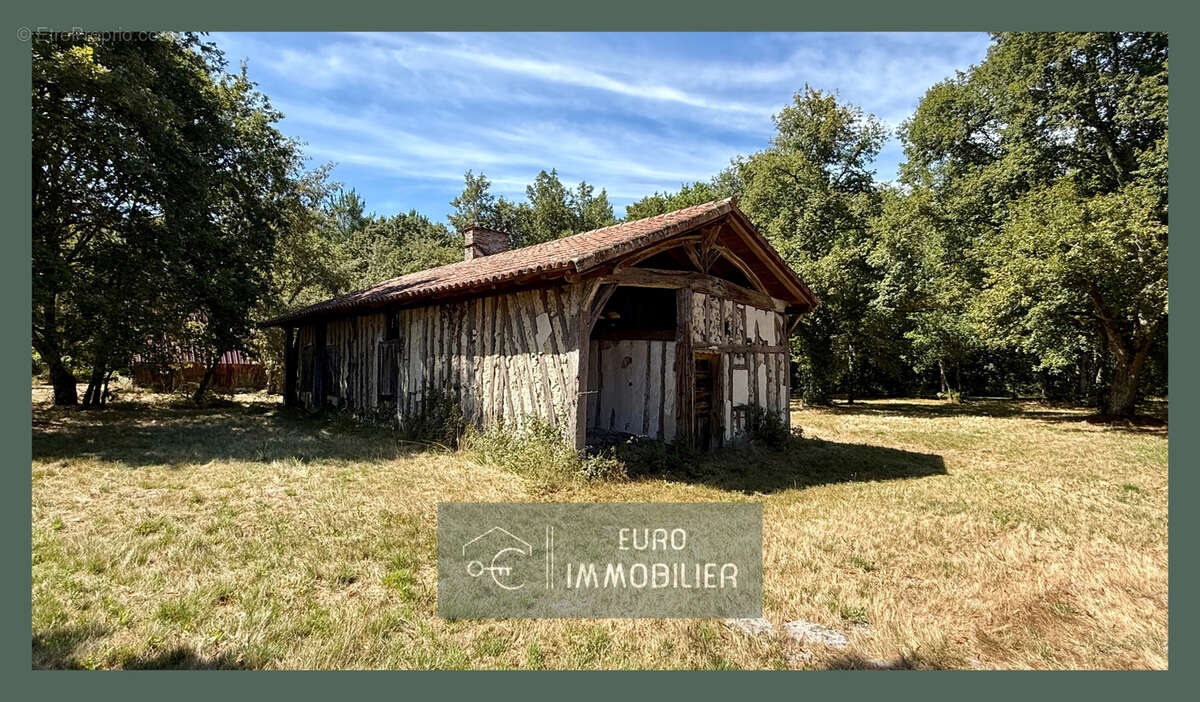 Maison à BOURRIOT-BERGONCE