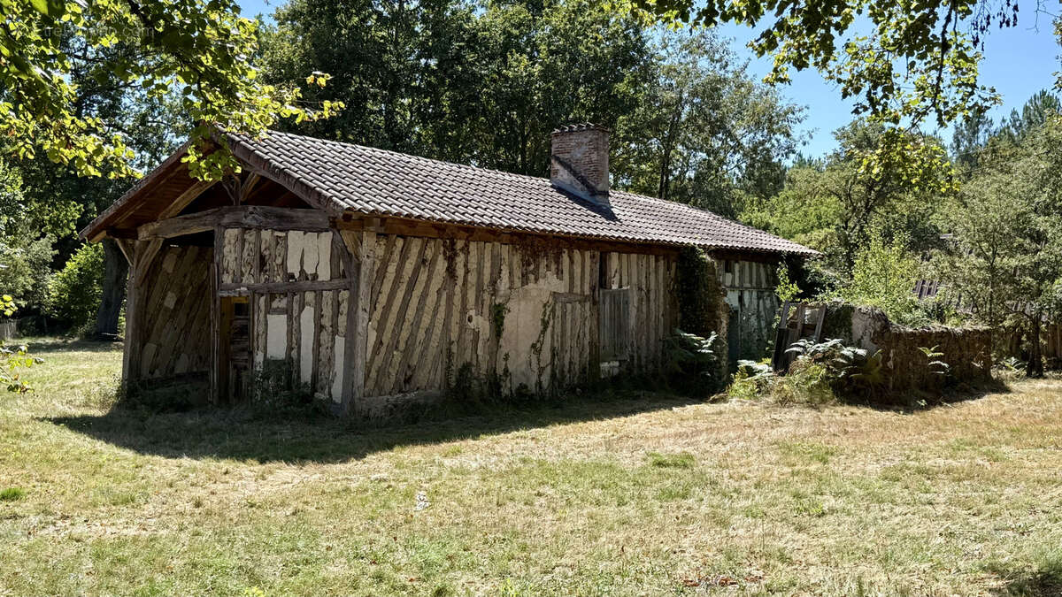 Maison à BOURRIOT-BERGONCE