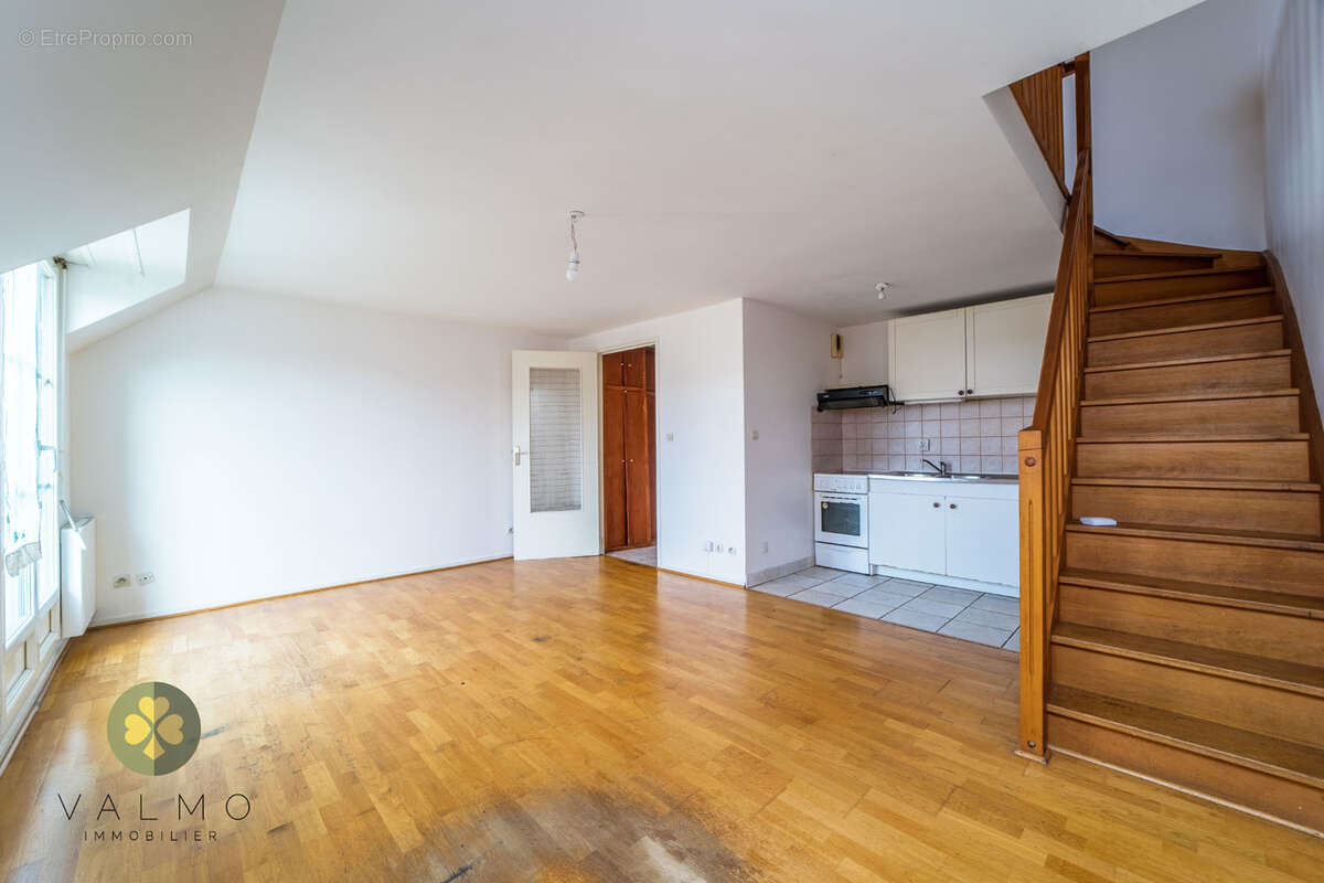 Appartement à LA QUEUE-LES-YVELINES