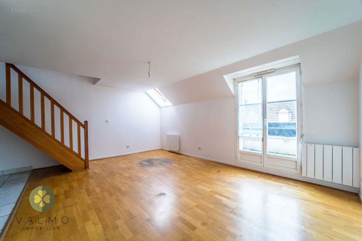 Appartement à LA QUEUE-LES-YVELINES