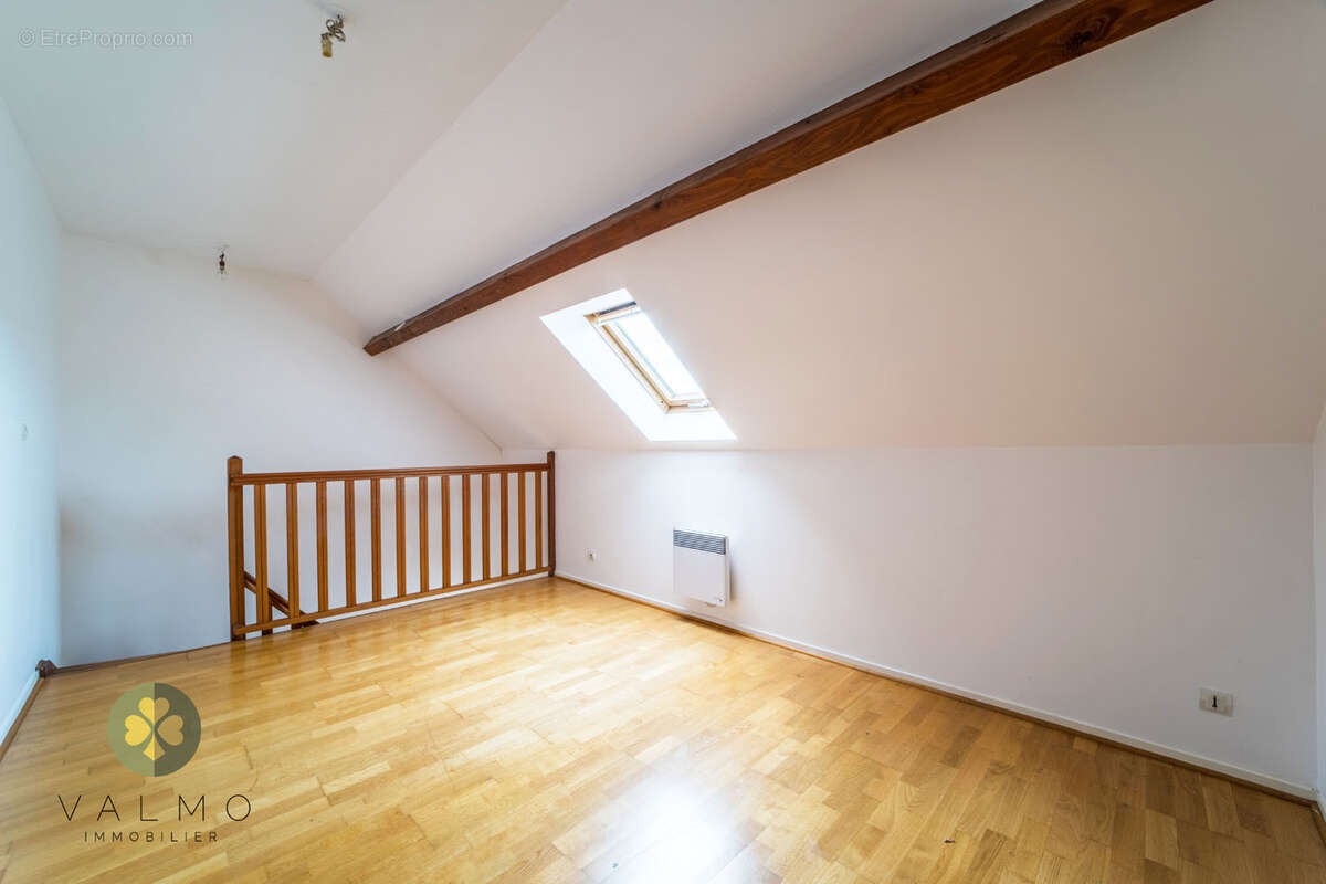 Appartement à LA QUEUE-LES-YVELINES