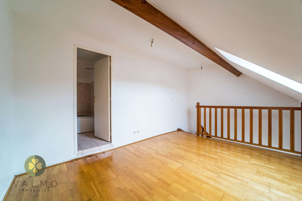 Appartement à LA QUEUE-LES-YVELINES