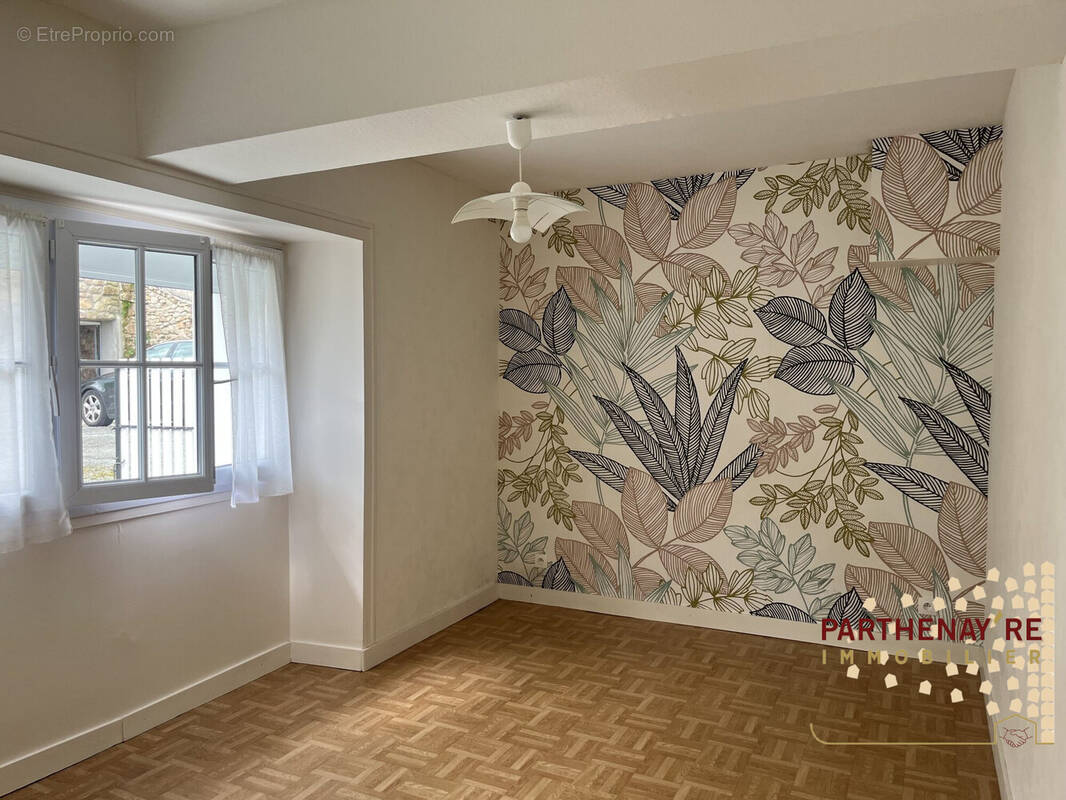 Ch 1 - Maison à SAINT-AUBIN-LE-CLOUD