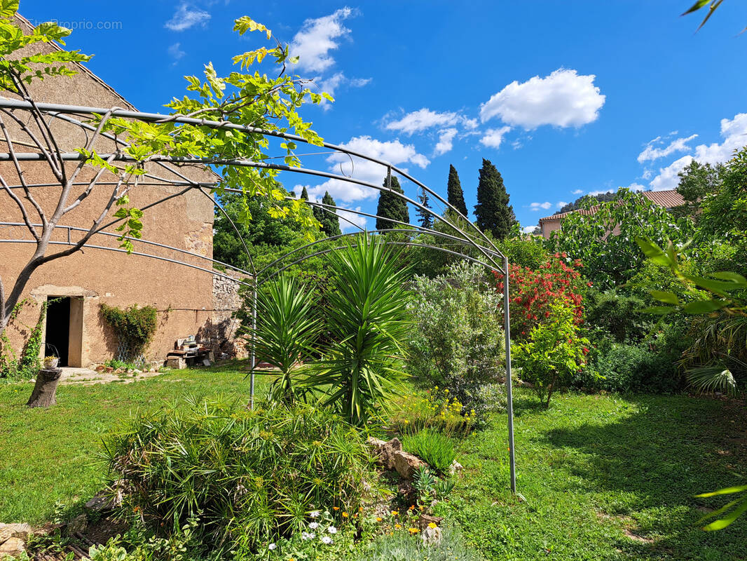 Maison à THEZAN-DES-CORBIERES