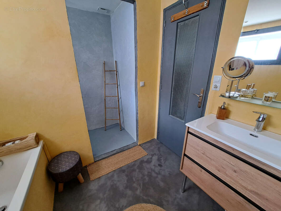 Maison à THEZAN-DES-CORBIERES