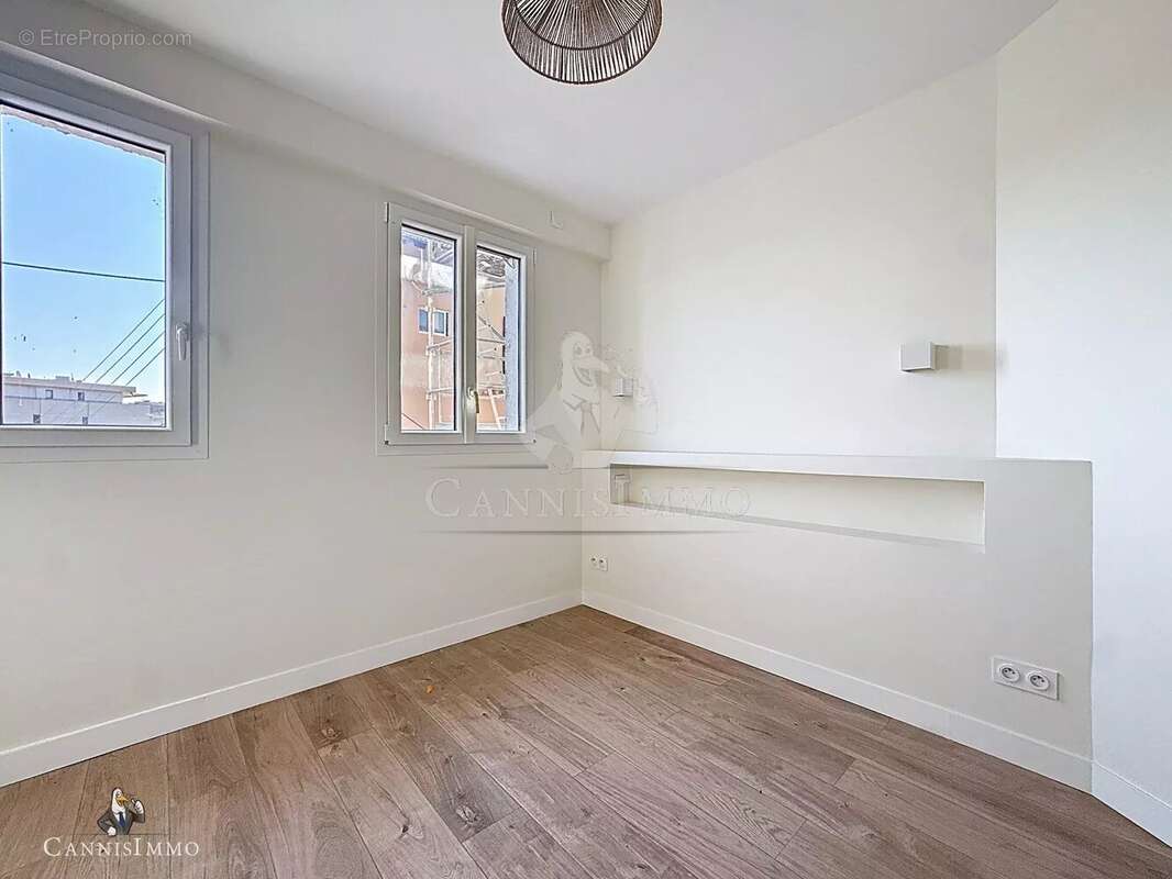 Appartement à MANDELIEU-LA-NAPOULE