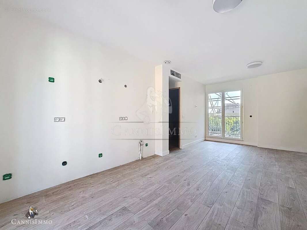 Appartement à MANDELIEU-LA-NAPOULE