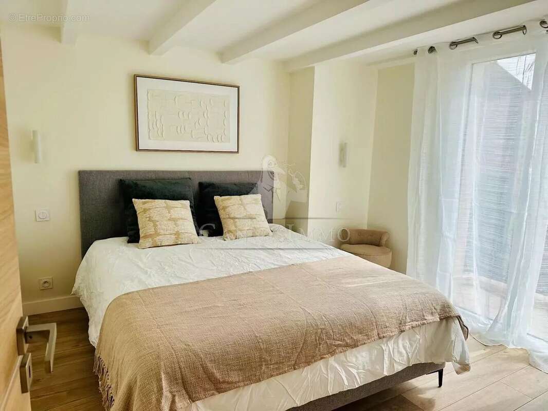 Appartement à MANDELIEU-LA-NAPOULE