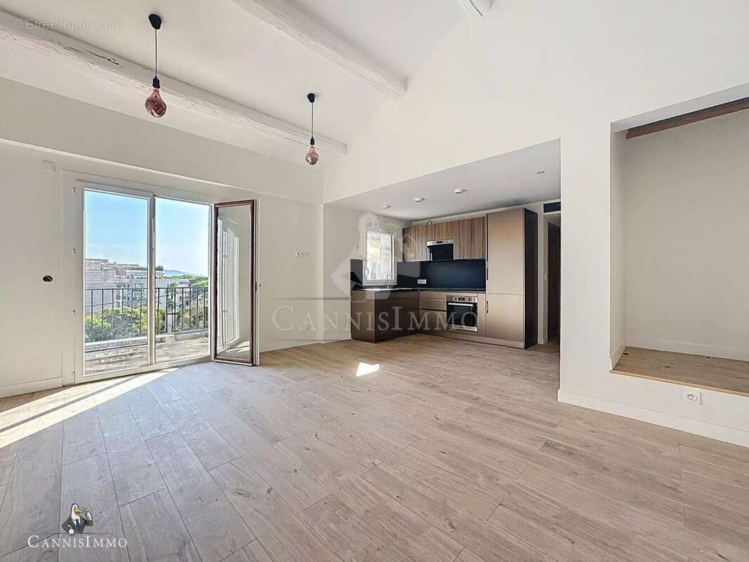 Appartement à MANDELIEU-LA-NAPOULE