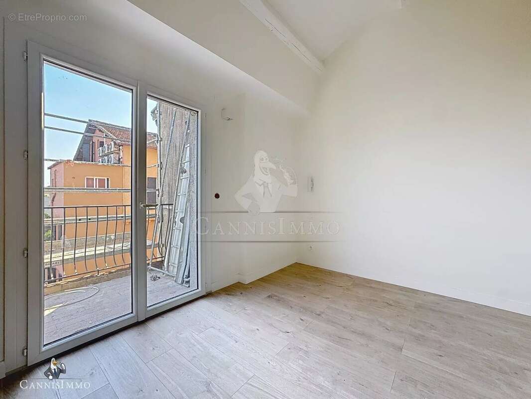 Appartement à MANDELIEU-LA-NAPOULE