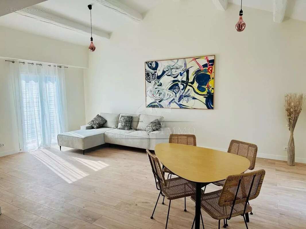 Appartement à MANDELIEU-LA-NAPOULE