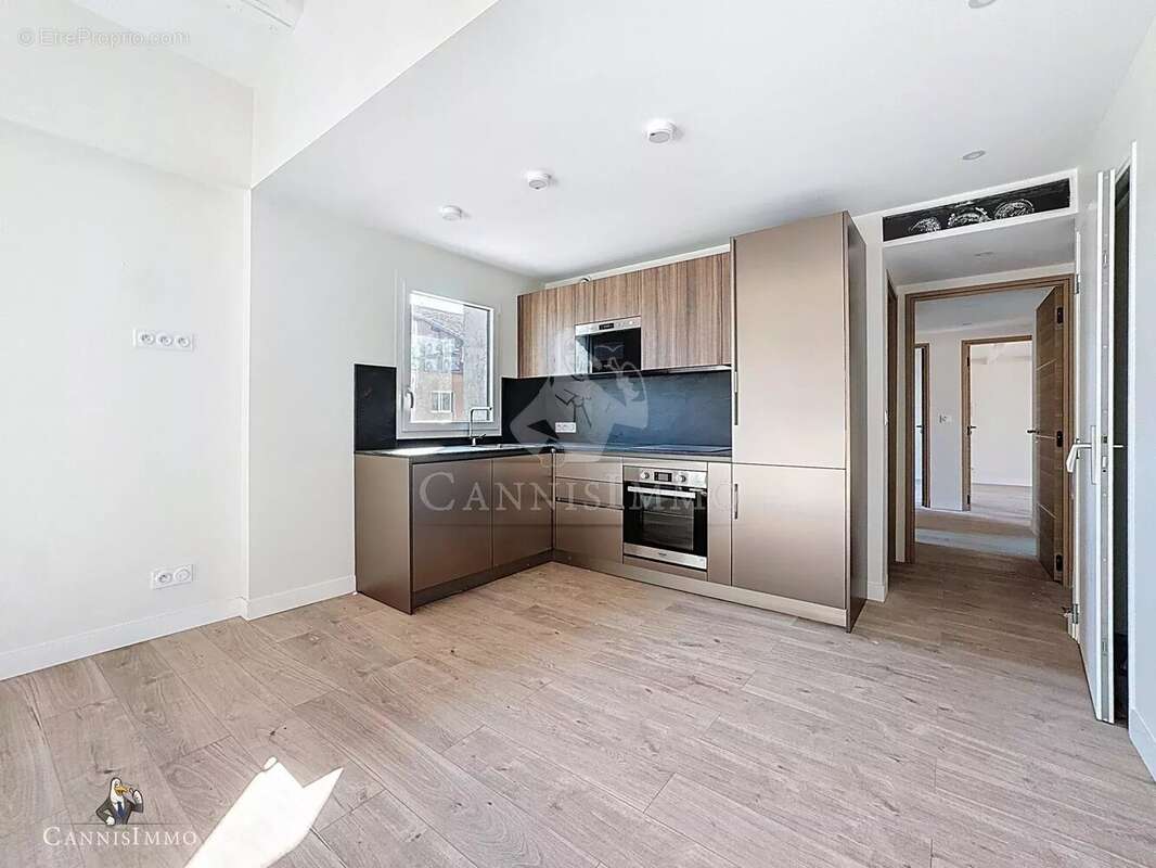 Appartement à MANDELIEU-LA-NAPOULE