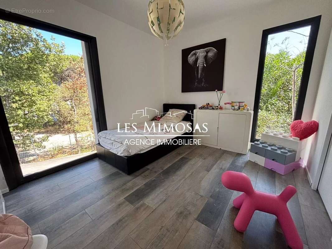 Maison à PUGET-SUR-ARGENS