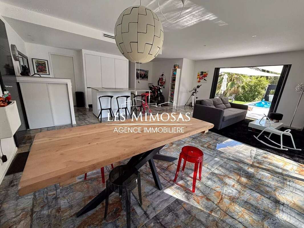 Maison à PUGET-SUR-ARGENS