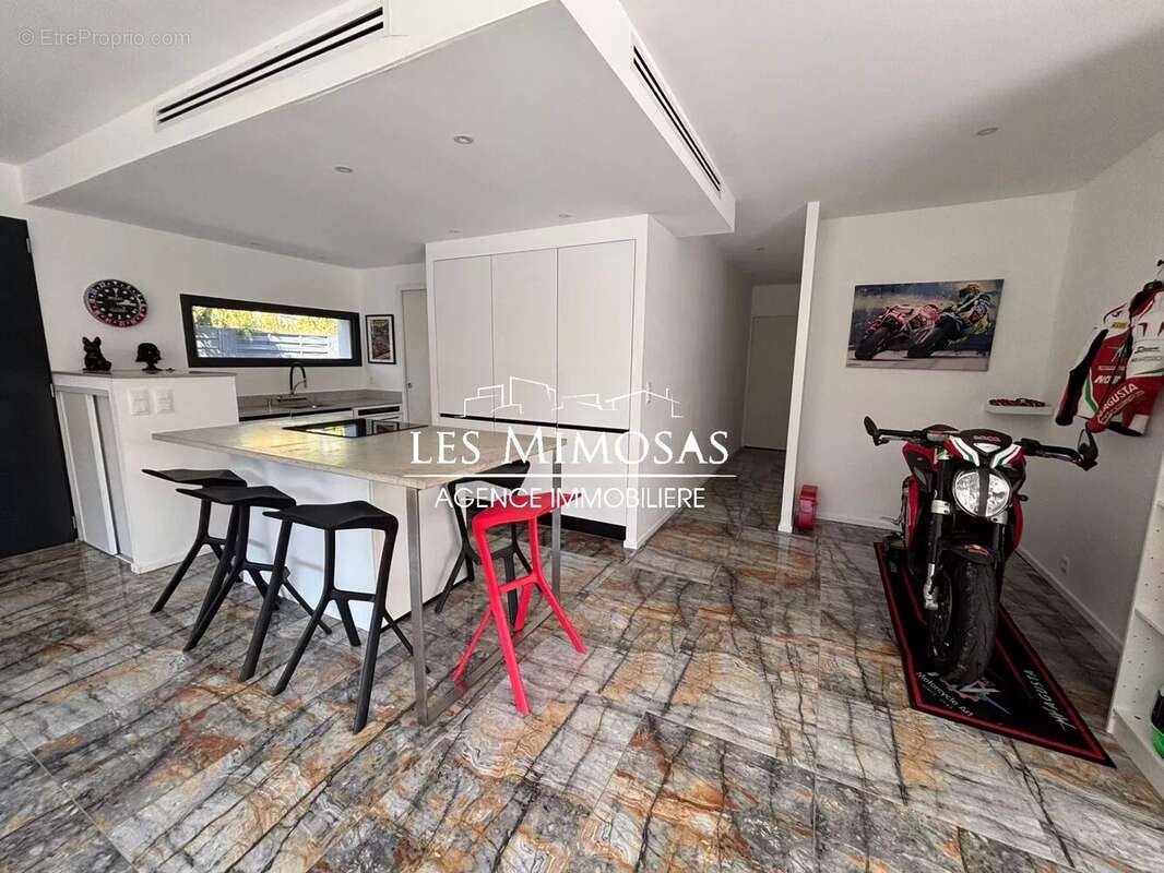 Maison à PUGET-SUR-ARGENS