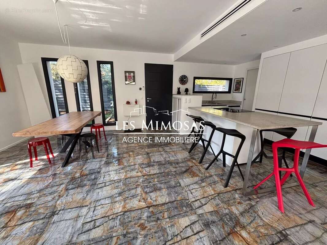 Maison à PUGET-SUR-ARGENS