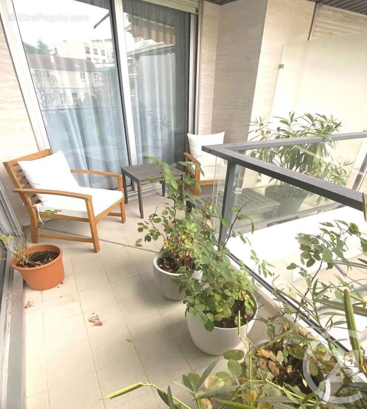 Appartement à NEUILLY-SUR-SEINE