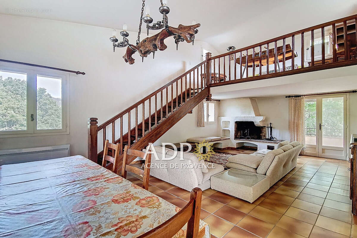 Maison à SAINT-VALLIER-DE-THIEY