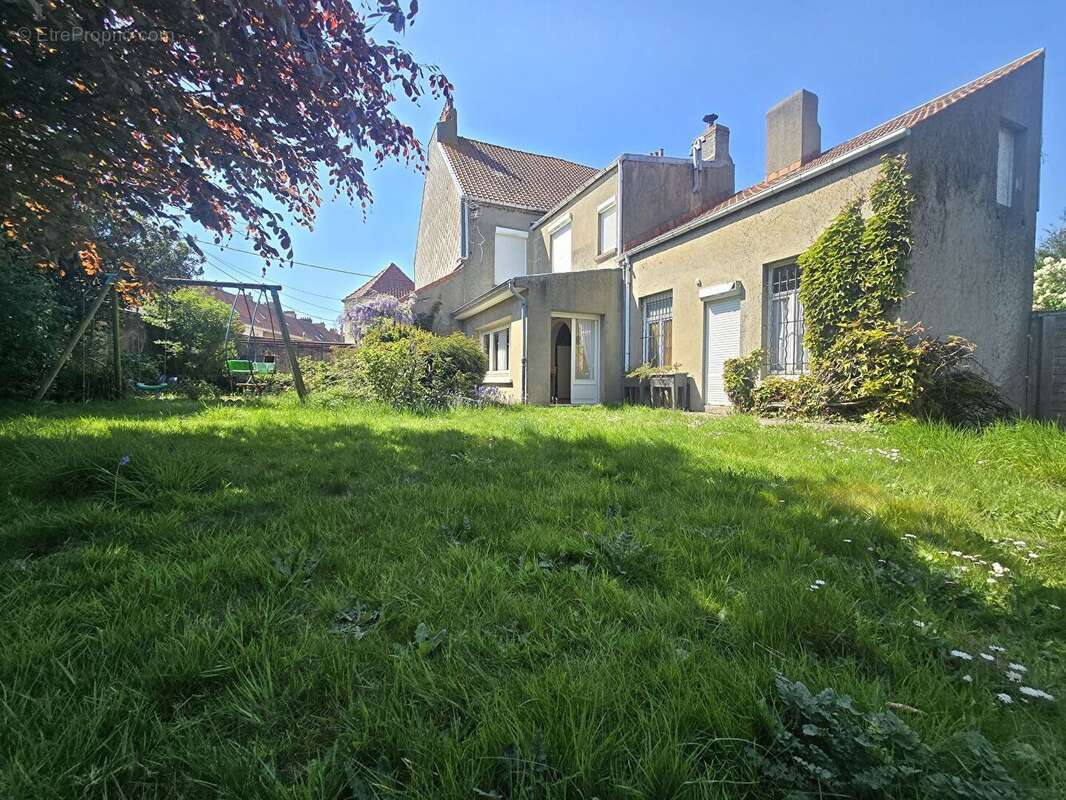 Maison à SAINT-MARTIN-BOULOGNE