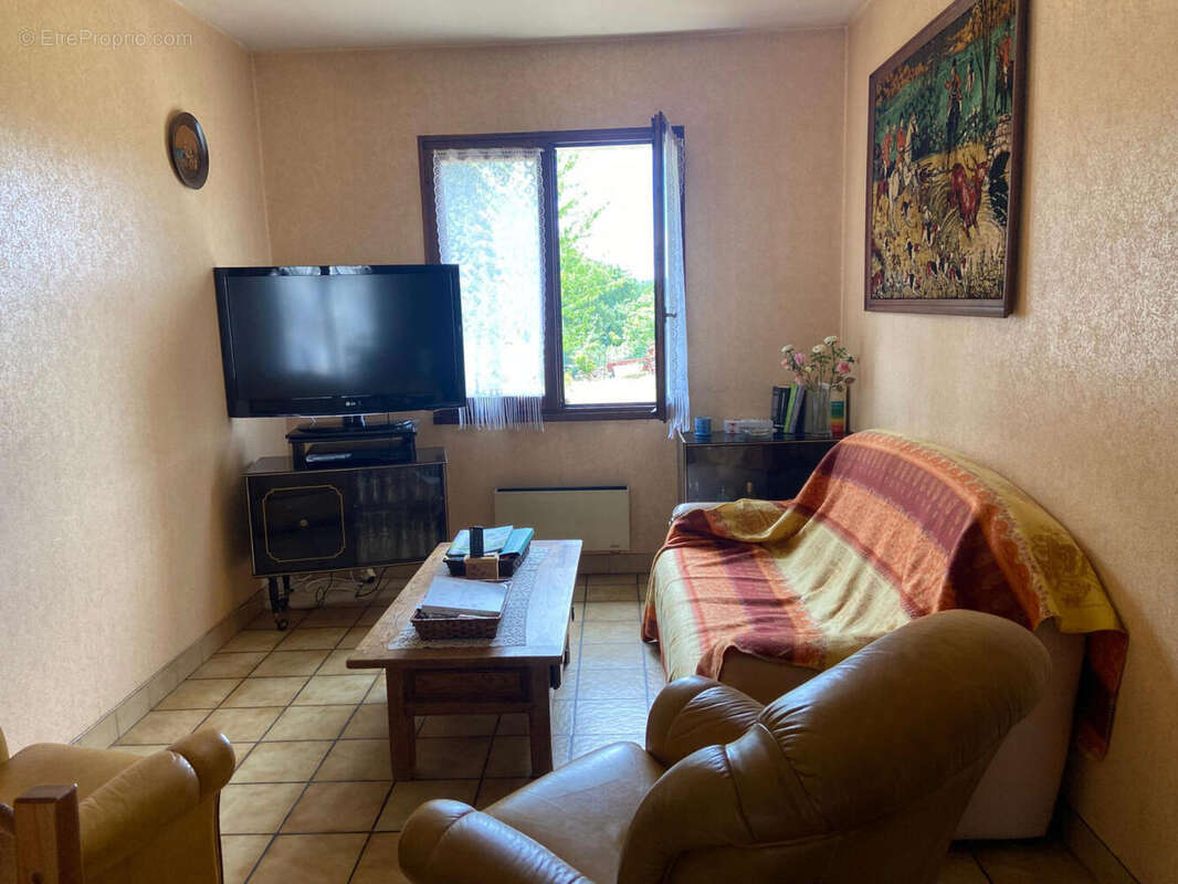 IMG-20250802-WA0003 - Maison à SAINT-SAUD-LACOUSSIERE