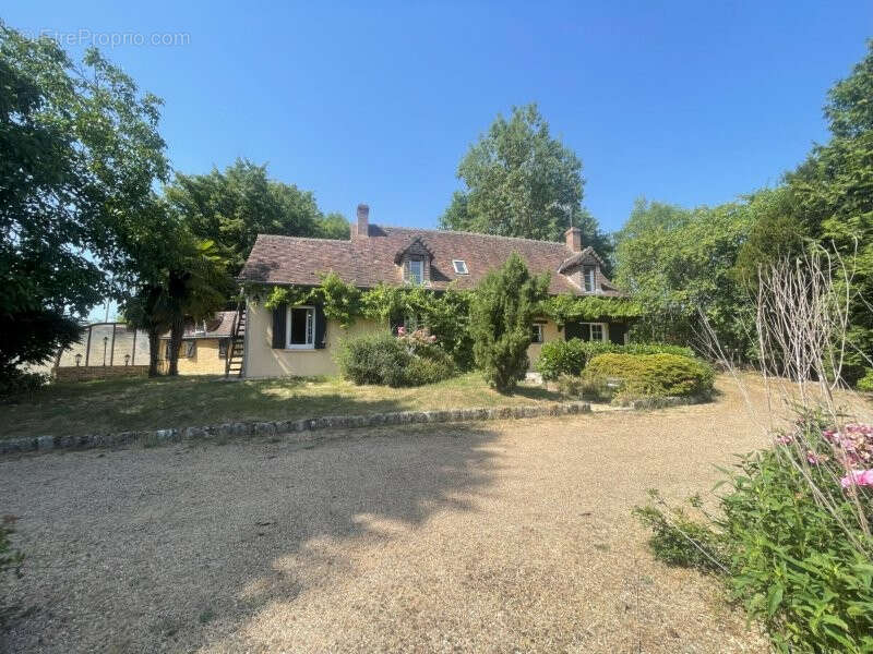 Maison à LA BAZOCHE-GOUET