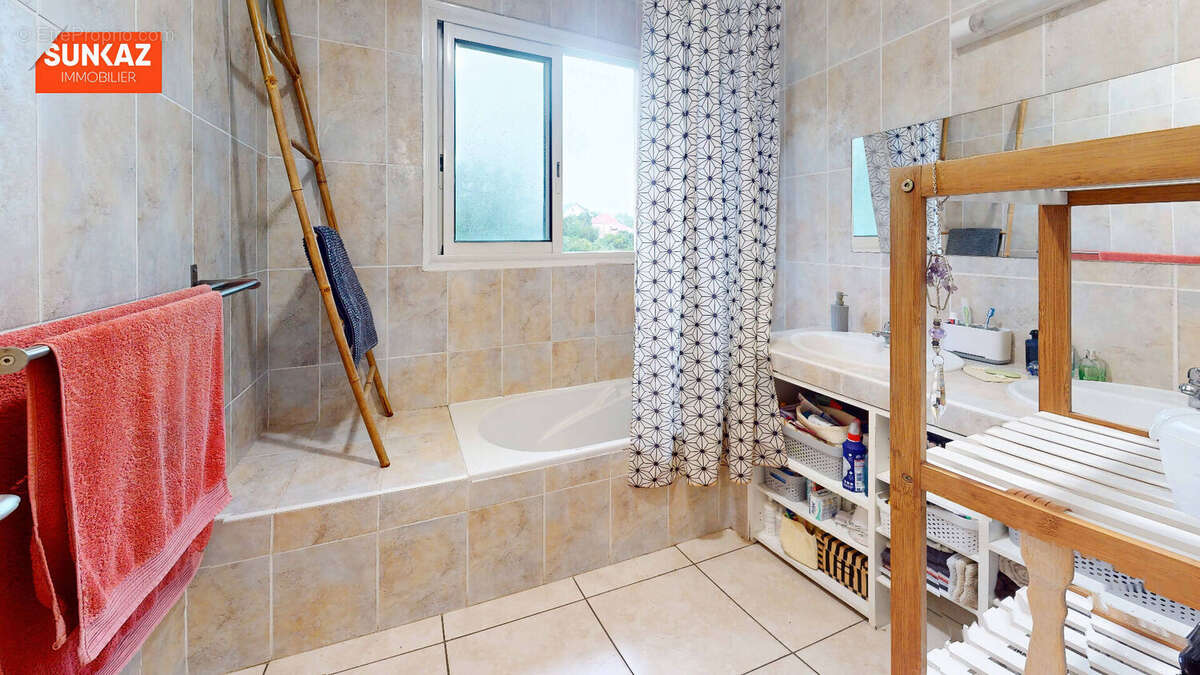 Maison à L&#039;ETANG-SALE