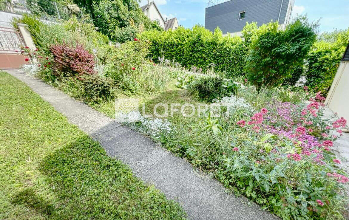 Maison à CHENNEVIERES-SUR-MARNE