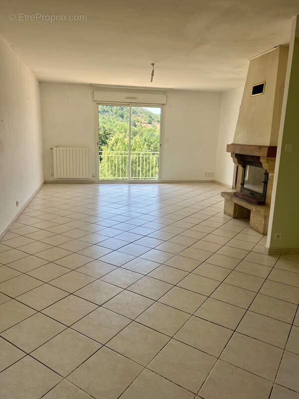 Maison à LAROQUE-DE-FA