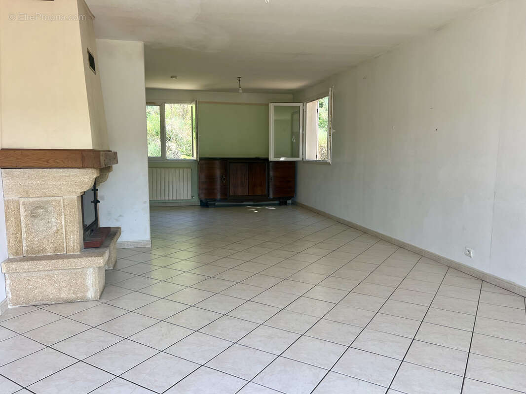 Maison à LAROQUE-DE-FA