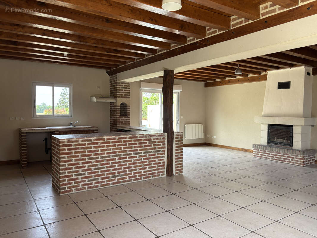 Maison à LE MELE-SUR-SARTHE