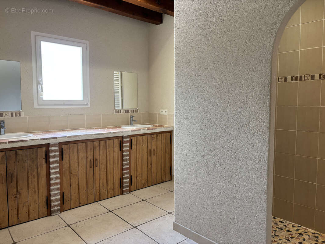 Maison à LE MELE-SUR-SARTHE