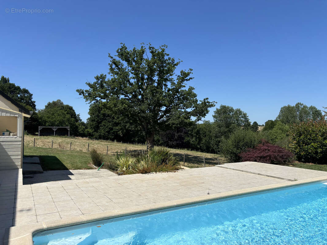 Maison à LE MELE-SUR-SARTHE