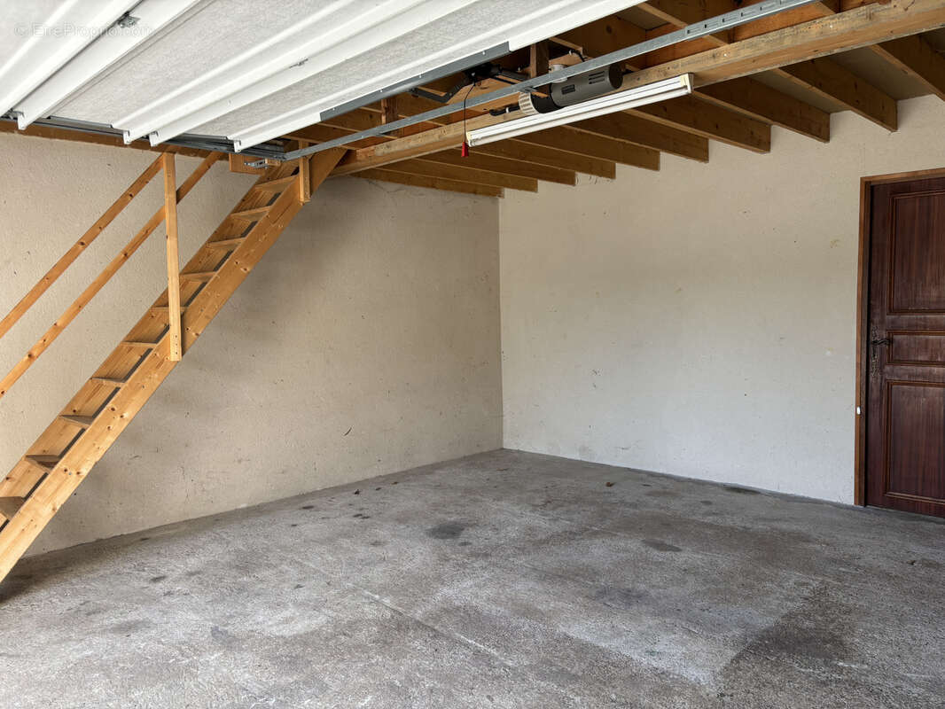 Maison à LE MELE-SUR-SARTHE