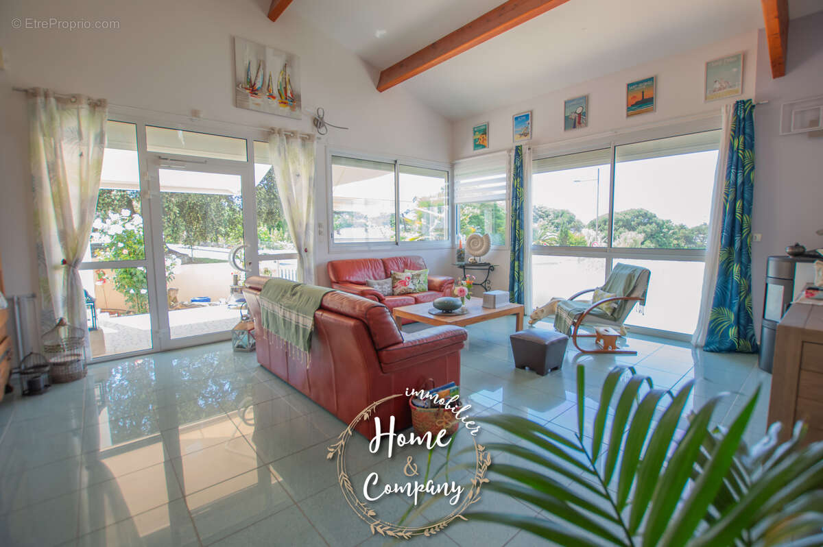 Maison à SAINT-GEORGES-DE-DIDONNE