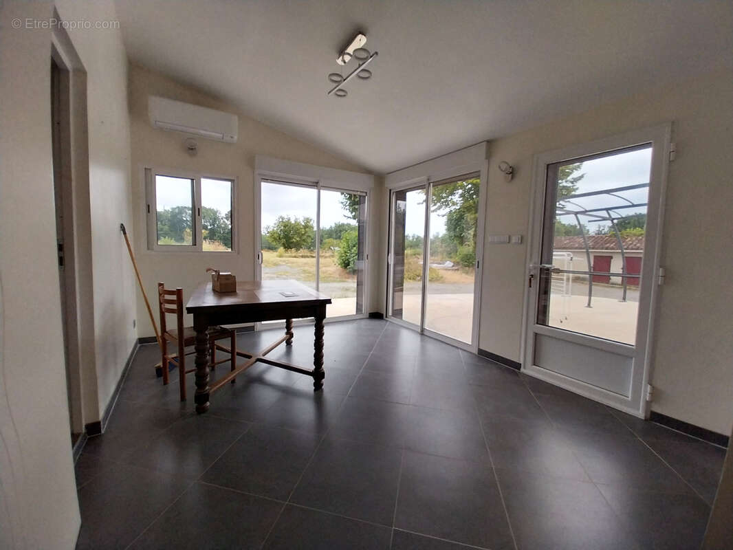 Maison à COULOUNIEIX-CHAMIERS