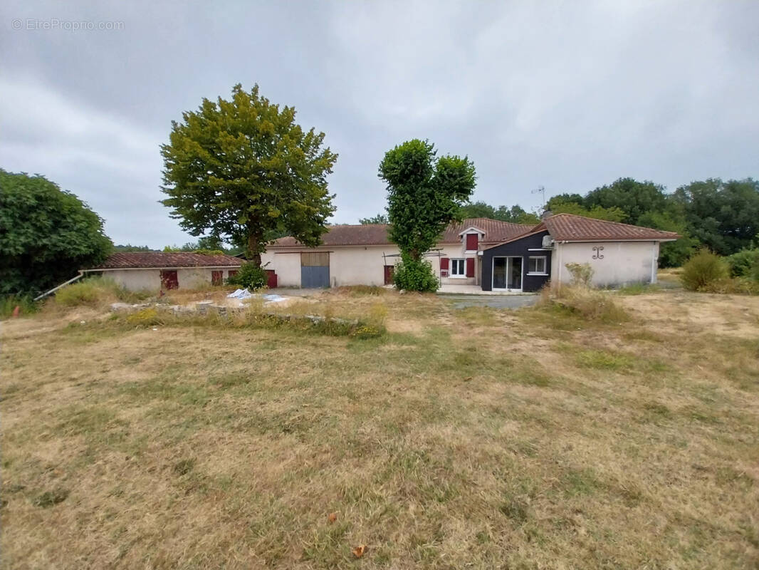 Maison à COULOUNIEIX-CHAMIERS