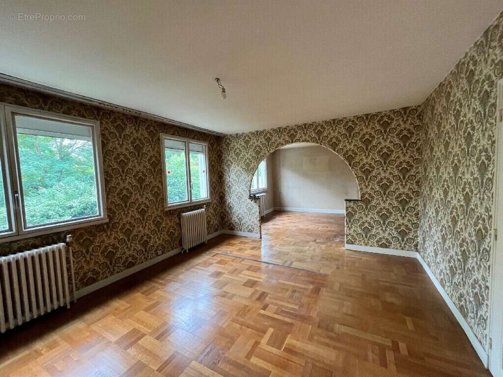 Maison à FLEURY-LES-AUBRAIS