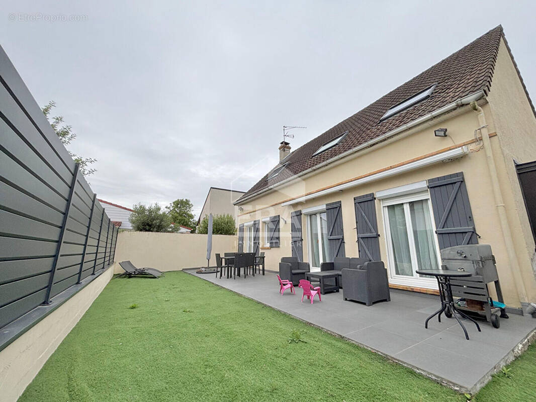 Maison à PONTAULT-COMBAULT