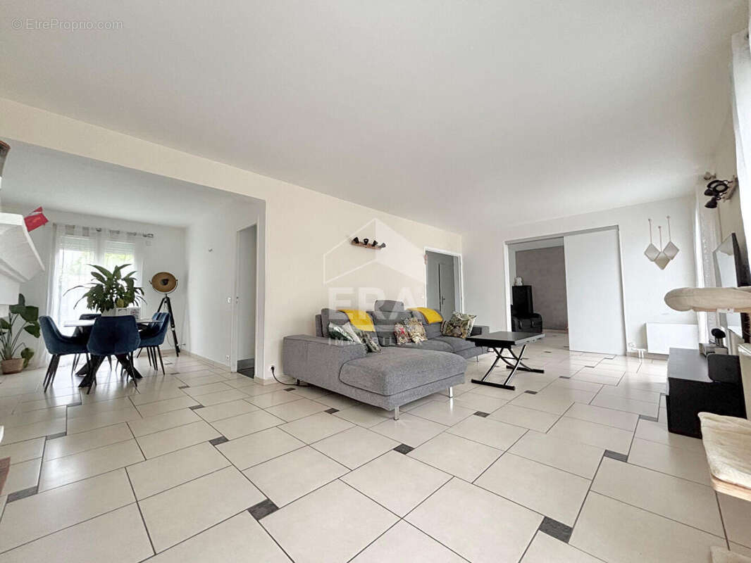 Maison à PONTAULT-COMBAULT