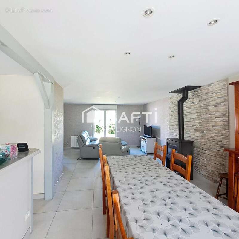 Photo 2 - Maison à SAINT-LYPHARD