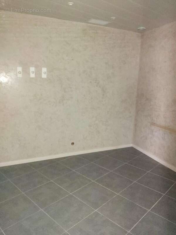 Photo 4 - Commerce à MONTREUIL