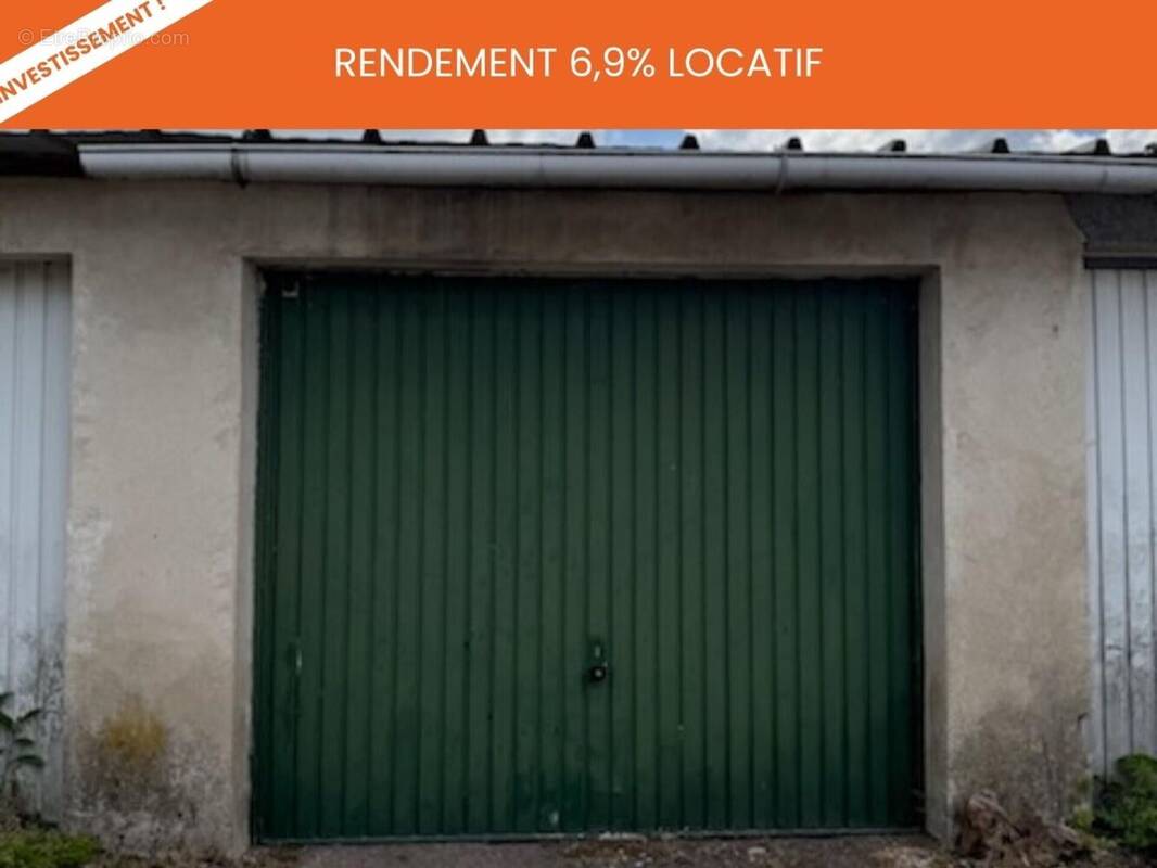 Photo 1 - Parking à CARVIN