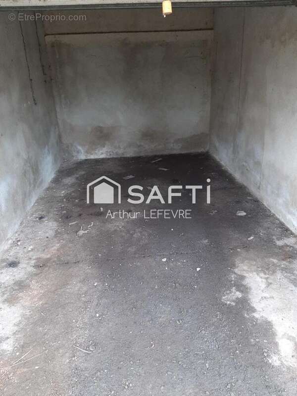 Photo 3 - Parking à CARVIN