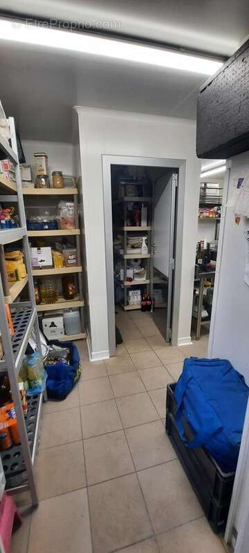 Photo 4 - Commerce à REZE