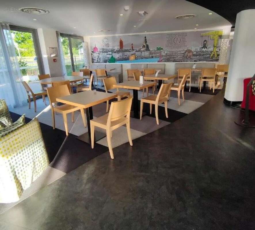 Photo 4 - Commerce à SAFFRE