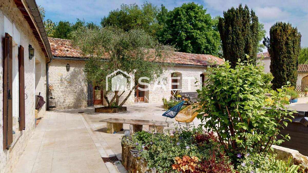 Photo 7 - Maison à BARBEZIEUX-SAINT-HILAIRE