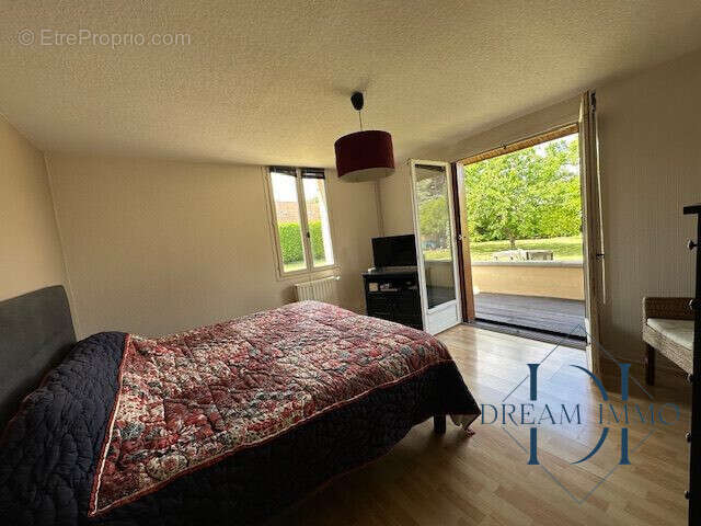 Chambre de 15 m2 au rez-de-chaussée - Maison à PANILLEUSE