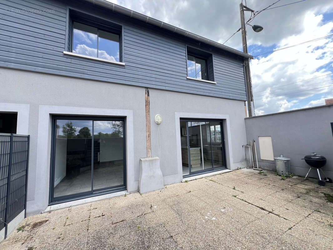 Appartement à CHECY